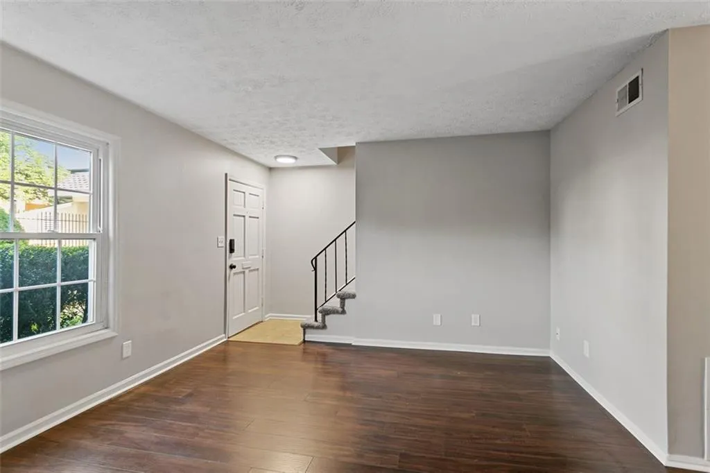6104 Park Avenue, Atlanta, Georgia 30342, 2 Bedrooms Bedrooms, ,1 BathroomBathrooms,Residential,Sold,6104 Park Avenue,6931755