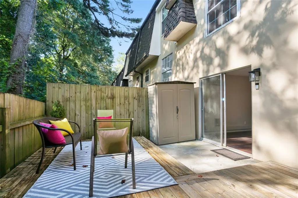 6104 Park Avenue, Atlanta, Georgia 30342, 2 Bedrooms Bedrooms, ,1 BathroomBathrooms,Residential,Sold,6104 Park Avenue,6931755