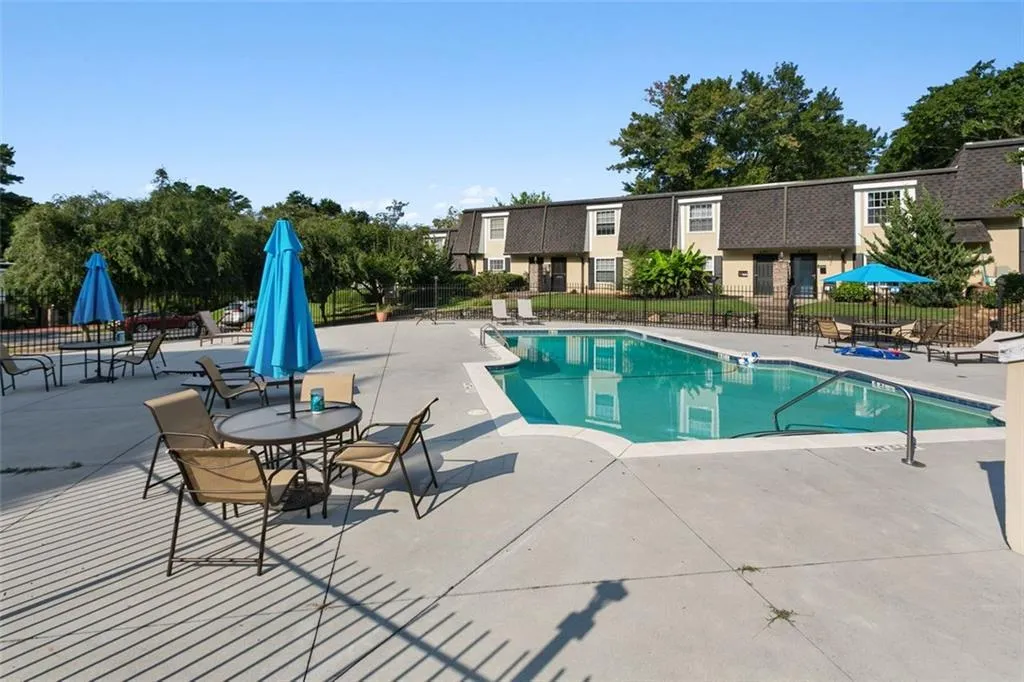 6104 Park Avenue, Atlanta, Georgia 30342, 2 Bedrooms Bedrooms, ,1 BathroomBathrooms,Residential,Sold,6104 Park Avenue,6931755