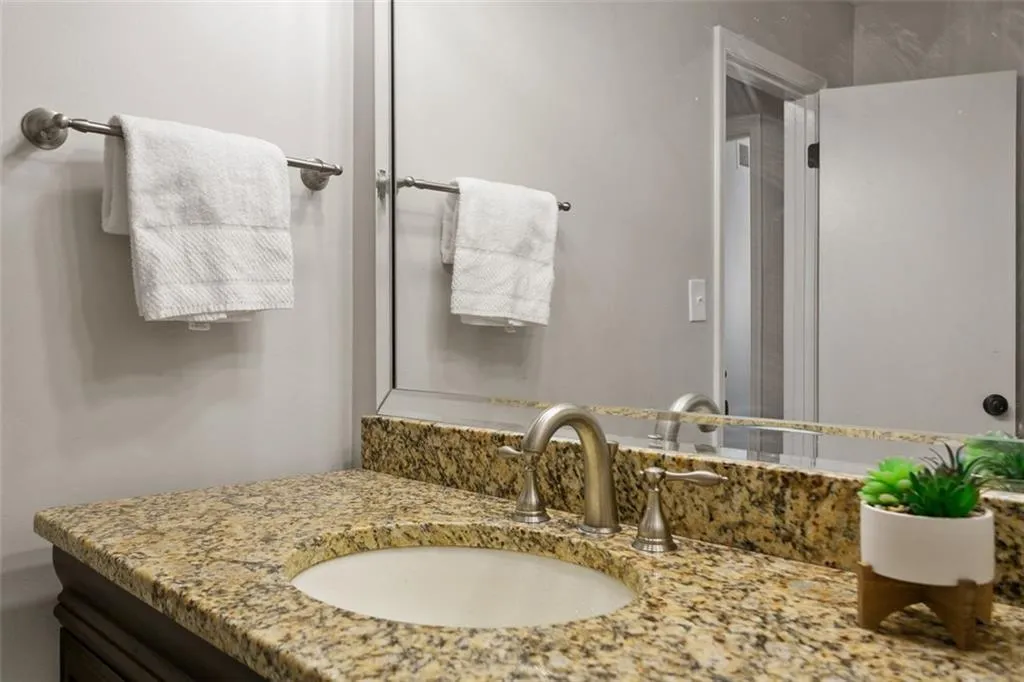 6104 Park Avenue, Atlanta, Georgia 30342, 2 Bedrooms Bedrooms, ,1 BathroomBathrooms,Residential,Sold,6104 Park Avenue,6931755