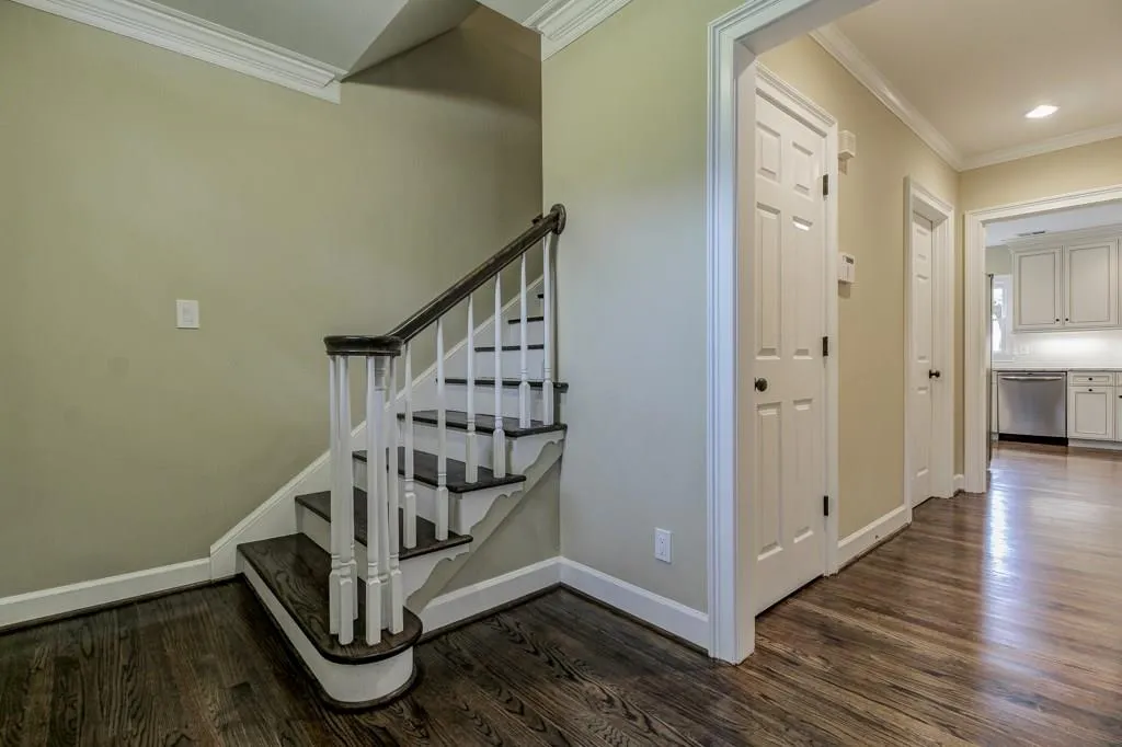 292 Windsor Parkway, Atlanta, Georgia 30342, 2 Bedrooms Bedrooms, ,2 BathroomsBathrooms,Residential,Sold,292 Windsor Parkway,5647911