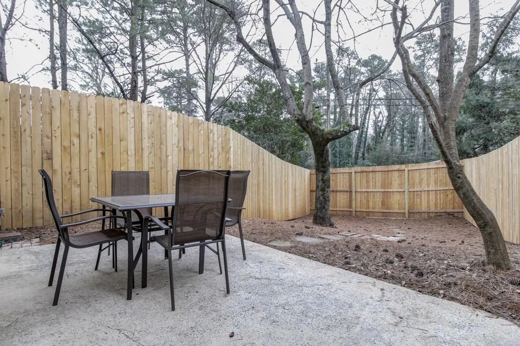 292 Windsor Parkway, Atlanta, Georgia 30342, 2 Bedrooms Bedrooms, ,2 BathroomsBathrooms,Residential,Sold,292 Windsor Parkway,5647911
