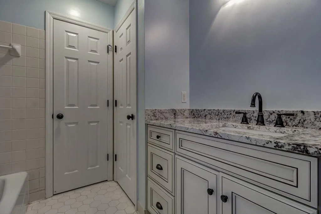 292 Windsor Parkway, Atlanta, Georgia 30342, 2 Bedrooms Bedrooms, ,2 BathroomsBathrooms,Residential,Sold,292 Windsor Parkway,5647911