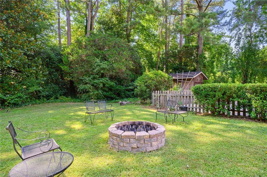 7350 Hunters Branch Drive, Atlanta, Georgia 30328, 3 Bedrooms Bedrooms, ,2 BathroomsBathrooms,Residential,Sold,7350 Hunters Branch Drive,6579478