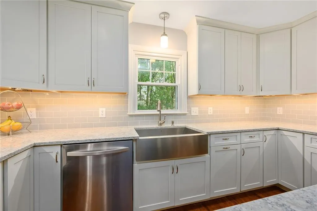 7350 Hunters Branch Drive, Atlanta, Georgia 30328, 3 Bedrooms Bedrooms, ,2 BathroomsBathrooms,Residential,Sold,7350 Hunters Branch Drive,6579478