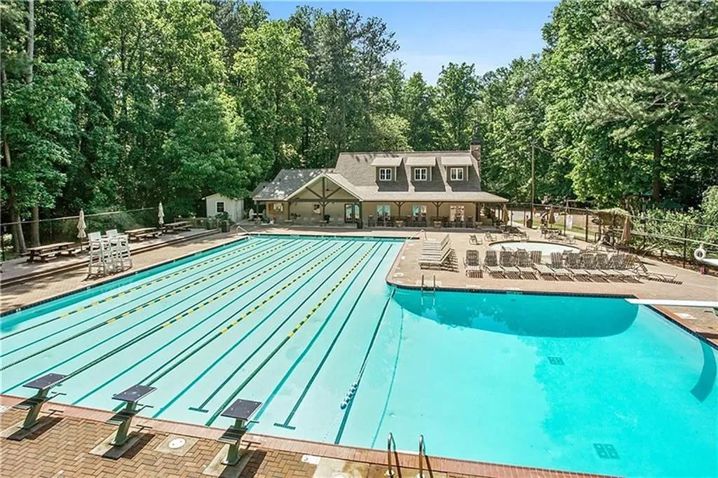 7350 Hunters Branch Drive, Atlanta, Georgia 30328, 3 Bedrooms Bedrooms, ,2 BathroomsBathrooms,Residential,Sold,7350 Hunters Branch Drive,6579478