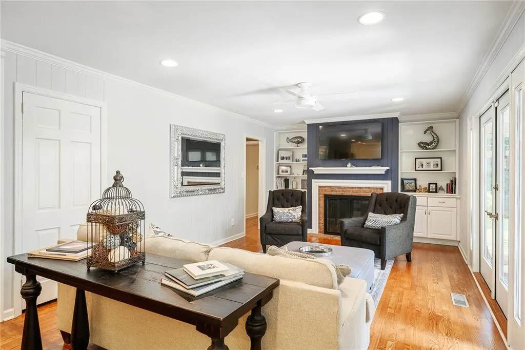 7350 Hunters Branch Drive, Atlanta, Georgia 30328, 3 Bedrooms Bedrooms, ,2 BathroomsBathrooms,Residential,Sold,7350 Hunters Branch Drive,6579478