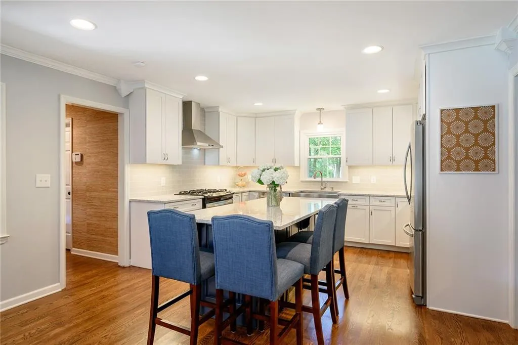 7350 Hunters Branch Drive, Atlanta, Georgia 30328, 3 Bedrooms Bedrooms, ,2 BathroomsBathrooms,Residential,Sold,7350 Hunters Branch Drive,6579478