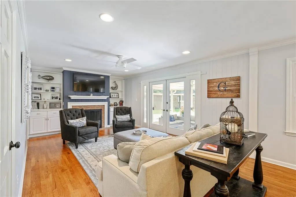 7350 Hunters Branch Drive, Atlanta, Georgia 30328, 3 Bedrooms Bedrooms, ,2 BathroomsBathrooms,Residential,Sold,7350 Hunters Branch Drive,6579478