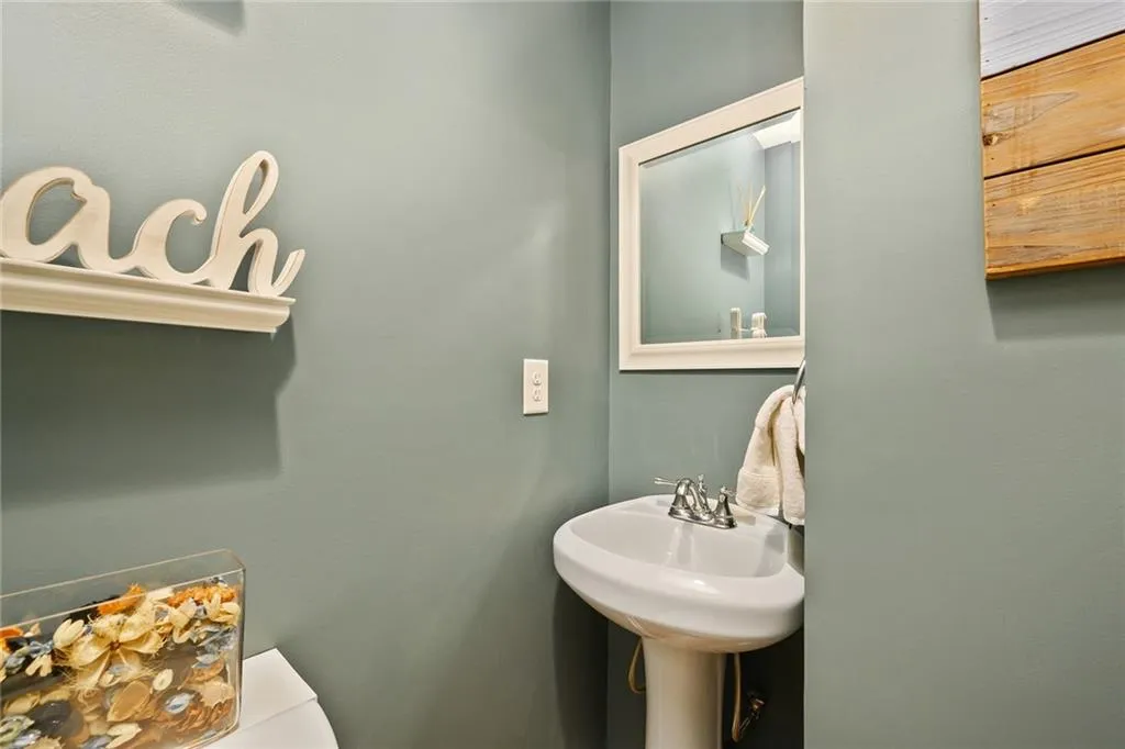 7350 Hunters Branch Drive, Atlanta, Georgia 30328, 3 Bedrooms Bedrooms, ,2 BathroomsBathrooms,Residential,Sold,7350 Hunters Branch Drive,6579478