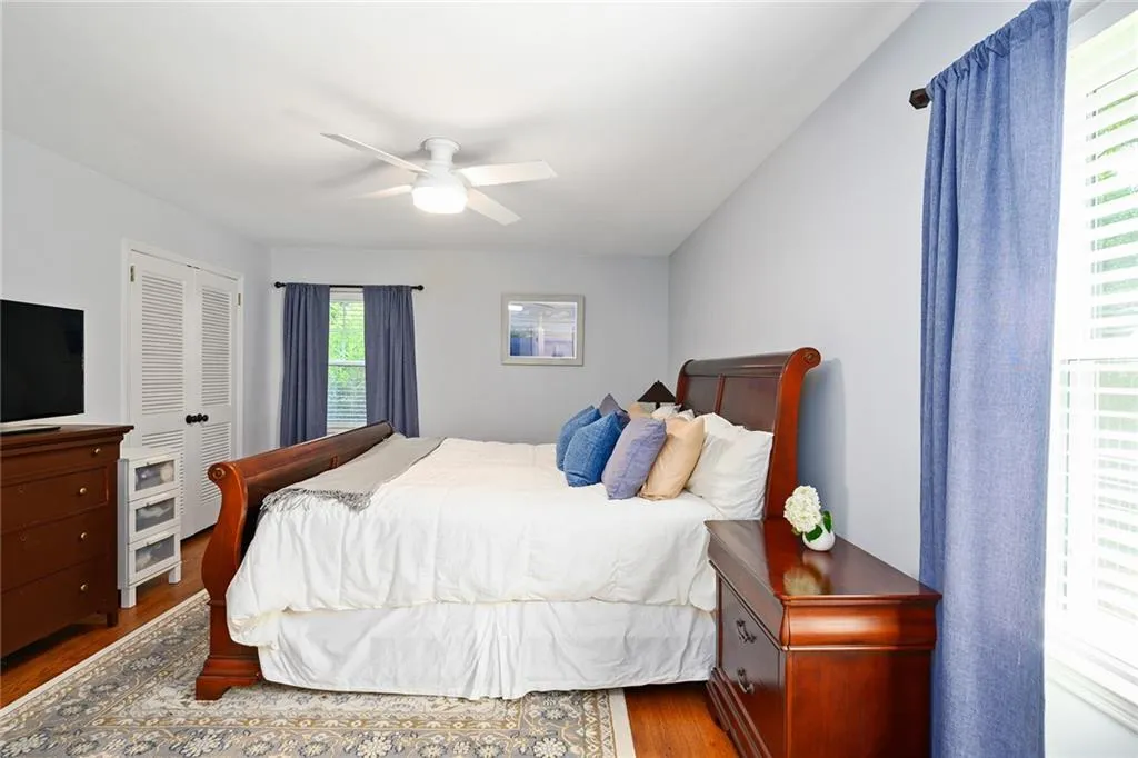 7350 Hunters Branch Drive, Atlanta, Georgia 30328, 3 Bedrooms Bedrooms, ,2 BathroomsBathrooms,Residential,Sold,7350 Hunters Branch Drive,6579478
