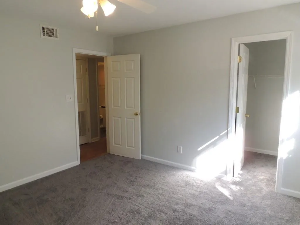 402 Brighton Point, Sandy Springs, Georgia 30328, 2 Bedrooms Bedrooms, ,2 BathroomsBathrooms,Residential,Sold,402 Brighton Point,6093744