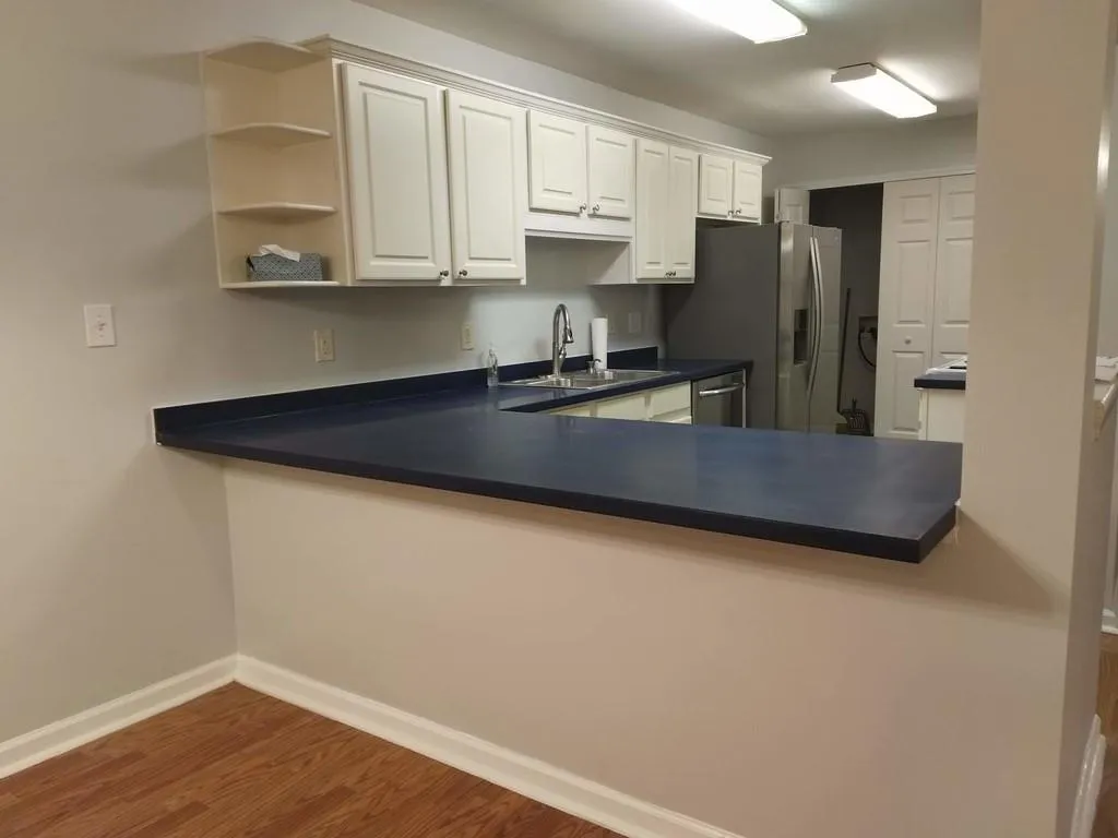 402 Brighton Point, Sandy Springs, Georgia 30328, 2 Bedrooms Bedrooms, ,2 BathroomsBathrooms,Residential,Sold,402 Brighton Point,6093744