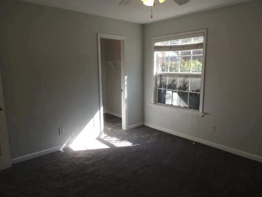 402 Brighton Point, Sandy Springs, Georgia 30328, 2 Bedrooms Bedrooms, ,2 BathroomsBathrooms,Residential,Sold,402 Brighton Point,6093744