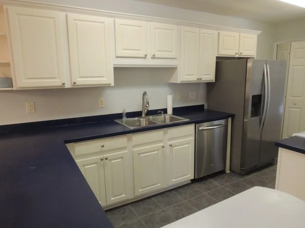 402 Brighton Point, Sandy Springs, Georgia 30328, 2 Bedrooms Bedrooms, ,2 BathroomsBathrooms,Residential,Sold,402 Brighton Point,6093744