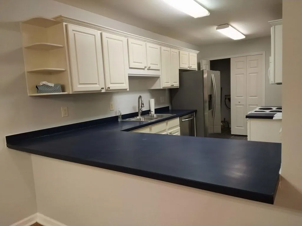 402 Brighton Point, Sandy Springs, Georgia 30328, 2 Bedrooms Bedrooms, ,2 BathroomsBathrooms,Residential,Sold,402 Brighton Point,6093744