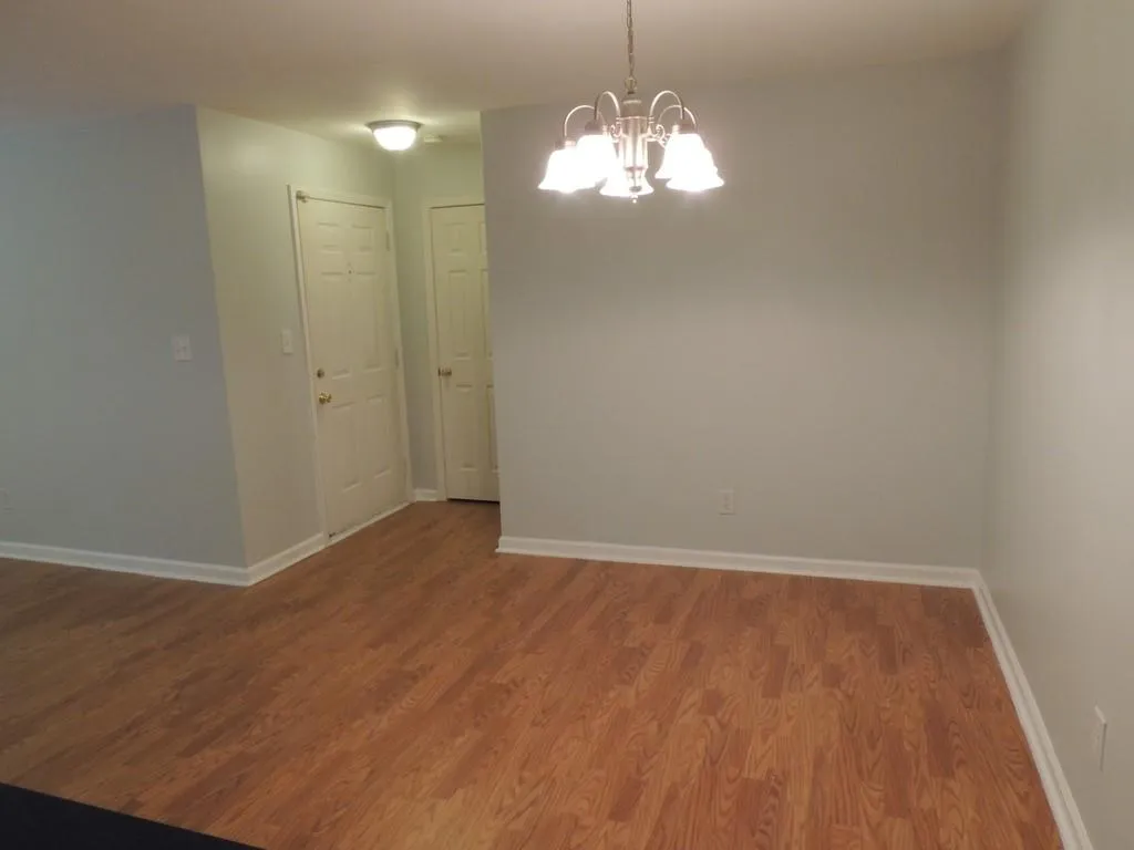 402 Brighton Point, Sandy Springs, Georgia 30328, 2 Bedrooms Bedrooms, ,2 BathroomsBathrooms,Residential,Sold,402 Brighton Point,6093744