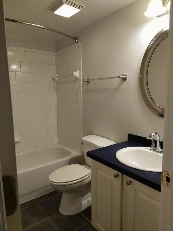 402 Brighton Point, Sandy Springs, Georgia 30328, 2 Bedrooms Bedrooms, ,2 BathroomsBathrooms,Residential,Sold,402 Brighton Point,6093744