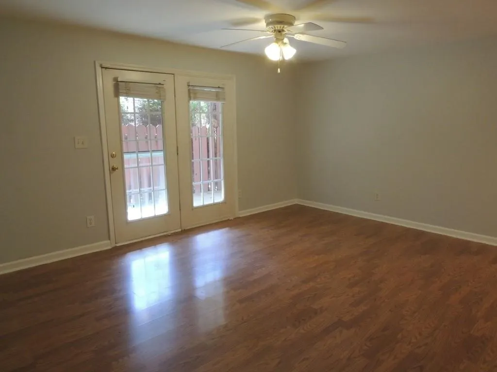 402 Brighton Point, Sandy Springs, Georgia 30328, 2 Bedrooms Bedrooms, ,2 BathroomsBathrooms,Residential,Sold,402 Brighton Point,6093744