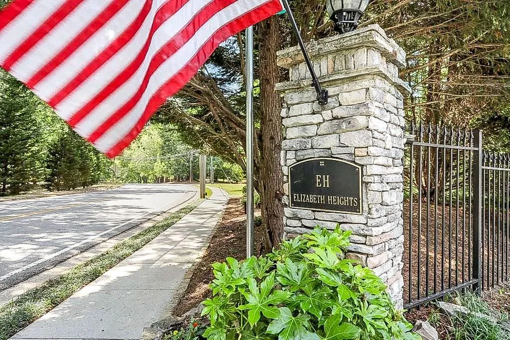 1701 Brighton Point, Sandy Springs, Georgia 30328, 2 Bedrooms Bedrooms, ,2 BathroomsBathrooms,Residential,Sold,1701 Brighton Point,6821354