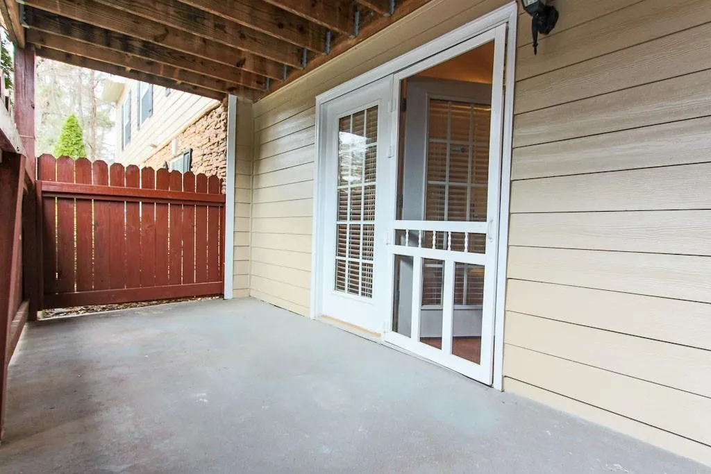 1701 Brighton Point, Sandy Springs, Georgia 30328, 2 Bedrooms Bedrooms, ,2 BathroomsBathrooms,Residential,Sold,1701 Brighton Point,6821354