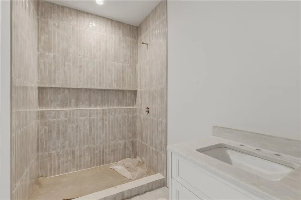 720 Edgewater Trail, Atlanta, Georgia 30328, 7 Bedrooms Bedrooms, ,6 BathroomsBathrooms,Residential,For Sale,720 Edgewater Trail,7758353