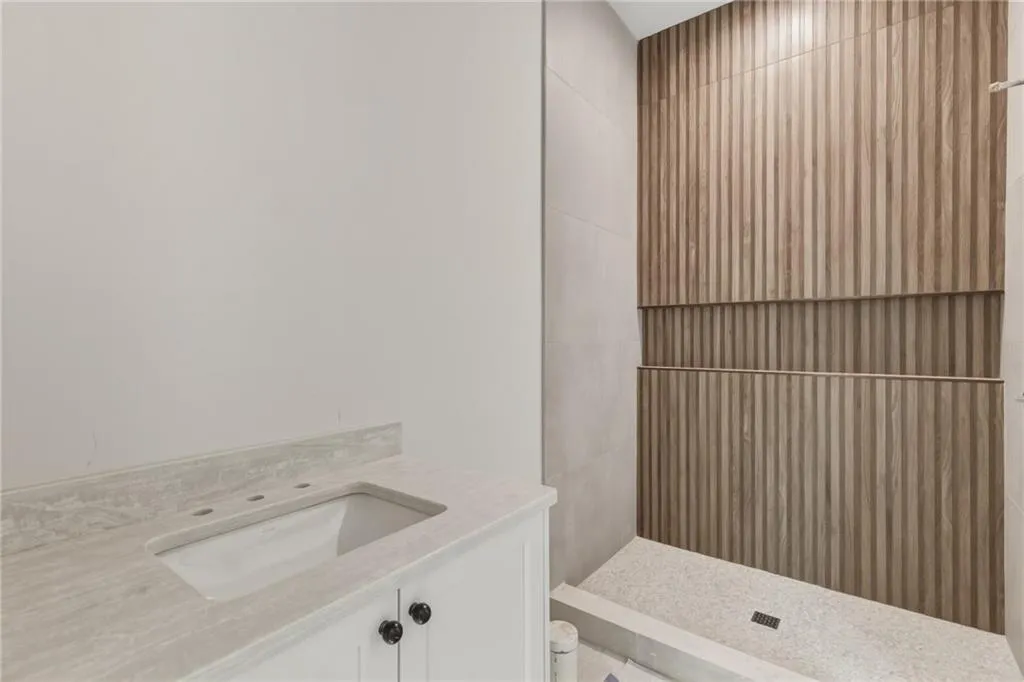 720 Edgewater Trail, Atlanta, Georgia 30328, 7 Bedrooms Bedrooms, ,6 BathroomsBathrooms,Residential,For Sale,720 Edgewater Trail,7758353