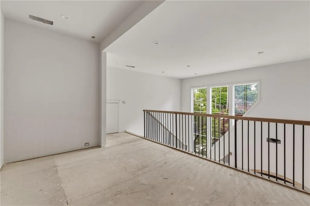 720 Edgewater Trail, Atlanta, Georgia 30328, 7 Bedrooms Bedrooms, ,6 BathroomsBathrooms,Residential,For Sale,720 Edgewater Trail,7758353