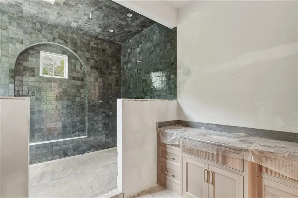 720 Edgewater Trail, Atlanta, Georgia 30328, 7 Bedrooms Bedrooms, ,6 BathroomsBathrooms,Residential,For Sale,720 Edgewater Trail,7758353