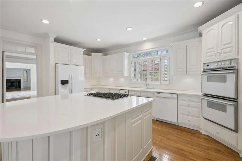 So much space to cook up lots of fun.