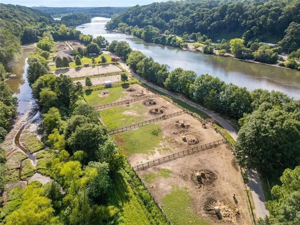 Huntcliff Stables