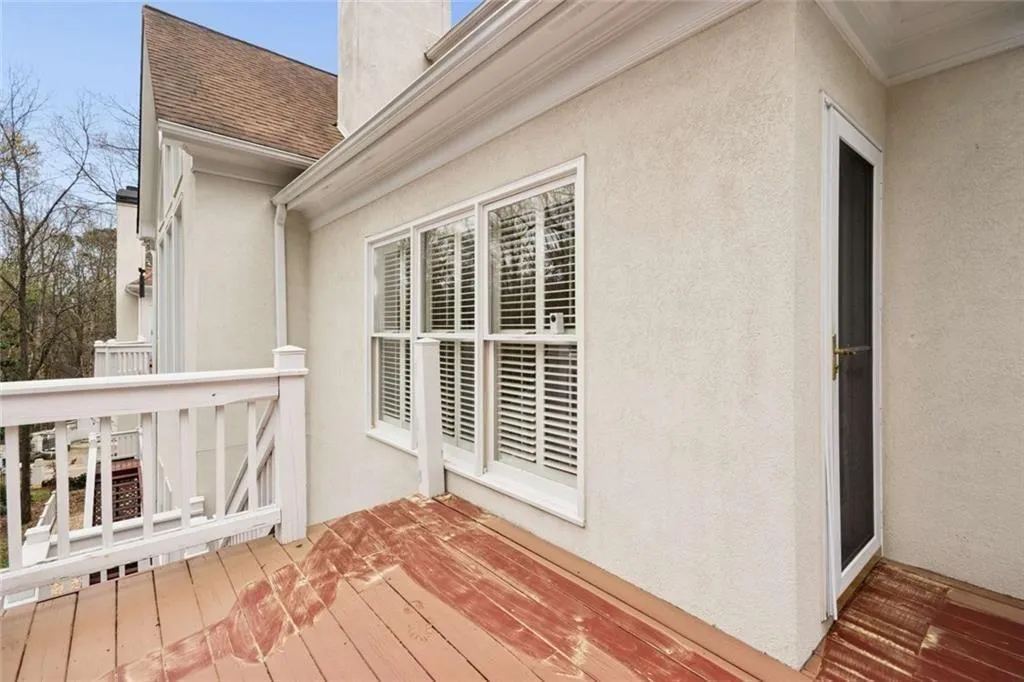 grilling deck off main level kitchen area