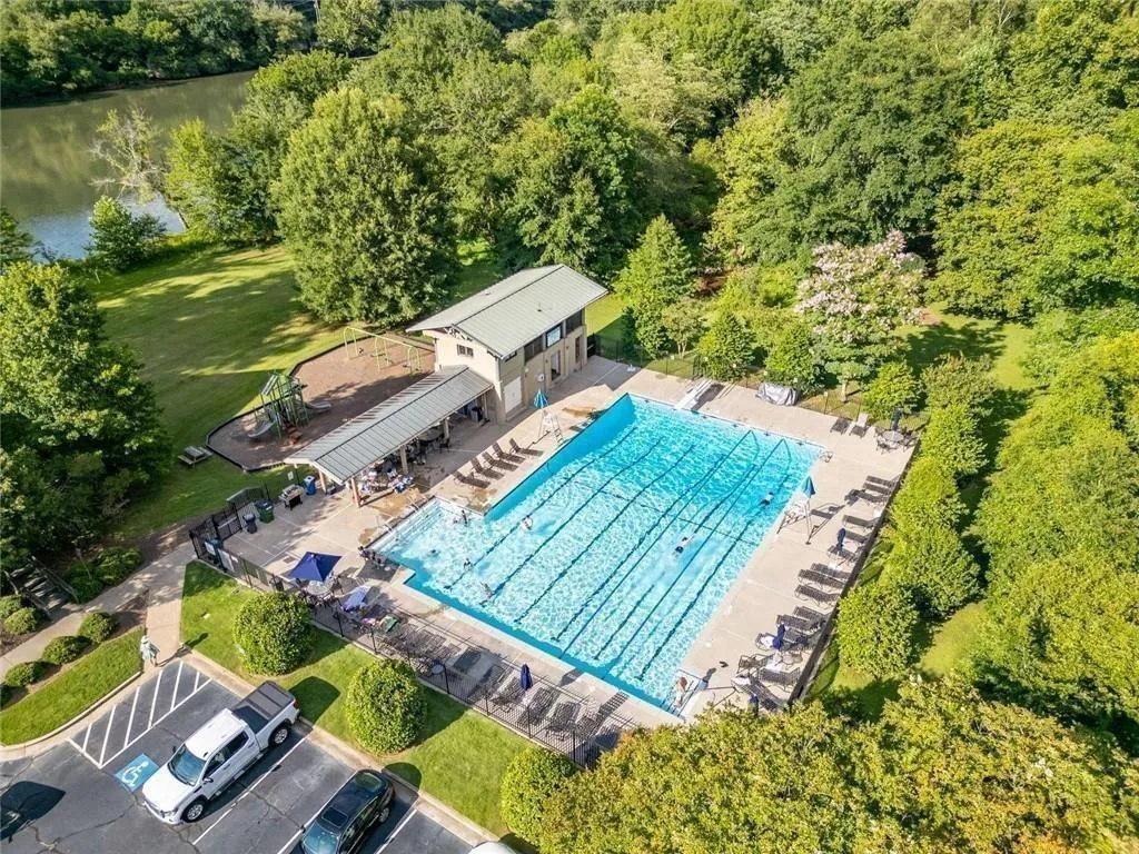 Huntcliff Swim and Tennis Club nearby.