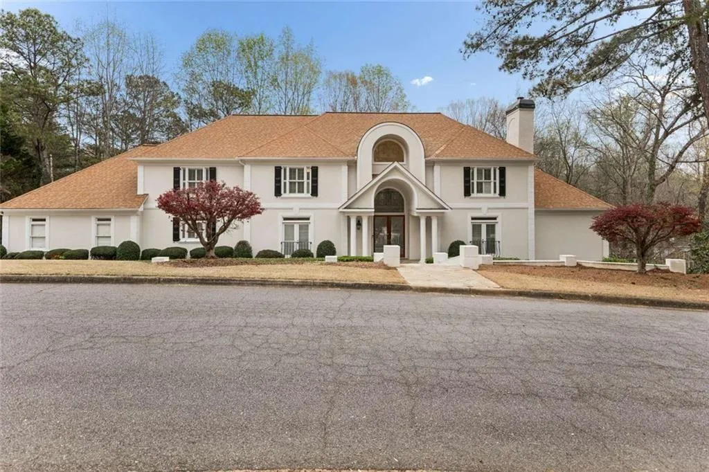 Lovely curb appeal.