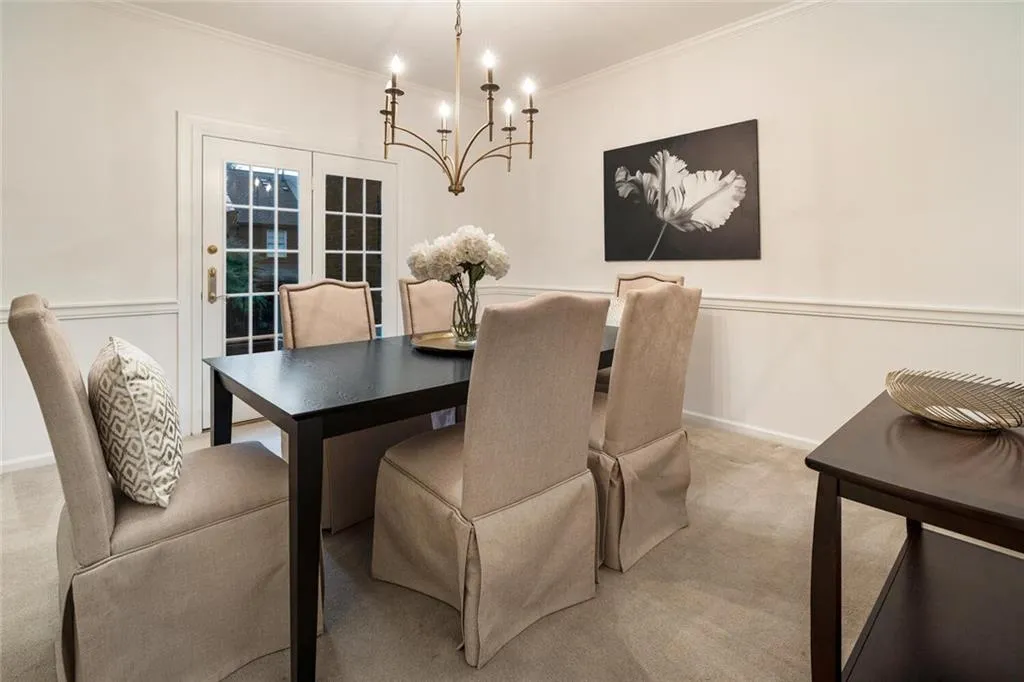 5211 Glenridge Drive, Sandy Springs, Georgia 30342, 3 Bedrooms Bedrooms, ,3 BathroomsBathrooms,Residential,Sold,5211 Glenridge Drive,7150976