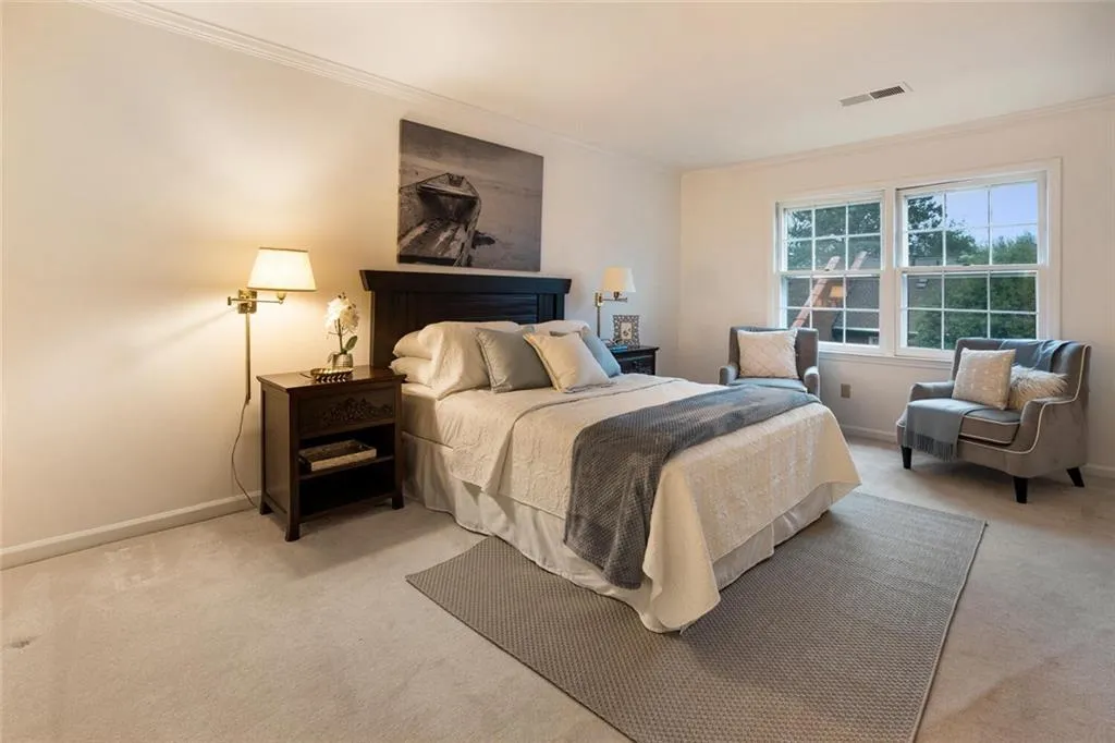 5211 Glenridge Drive, Sandy Springs, Georgia 30342, 3 Bedrooms Bedrooms, ,3 BathroomsBathrooms,Residential,Sold,5211 Glenridge Drive,7150976