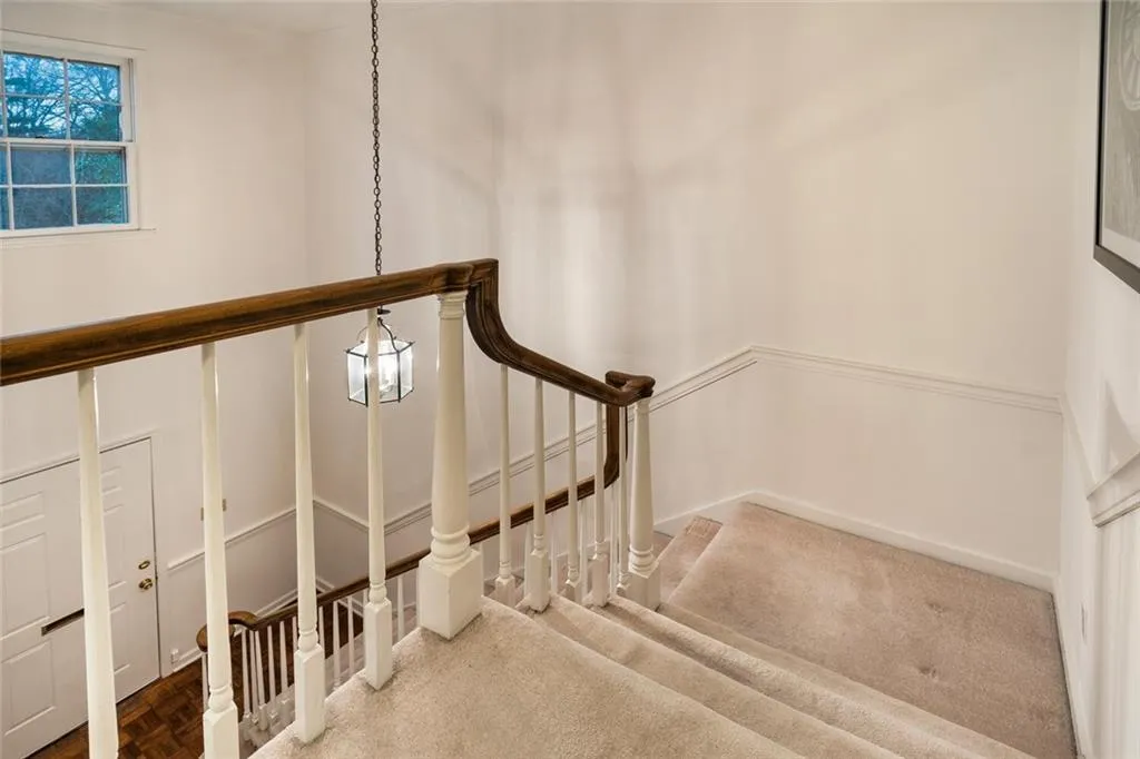 5211 Glenridge Drive, Sandy Springs, Georgia 30342, 3 Bedrooms Bedrooms, ,3 BathroomsBathrooms,Residential,Sold,5211 Glenridge Drive,7150976