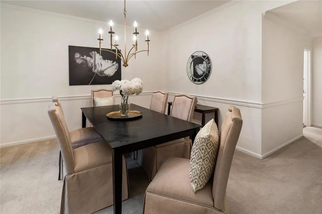 5211 Glenridge Drive, Sandy Springs, Georgia 30342, 3 Bedrooms Bedrooms, ,3 BathroomsBathrooms,Residential,Sold,5211 Glenridge Drive,7150976