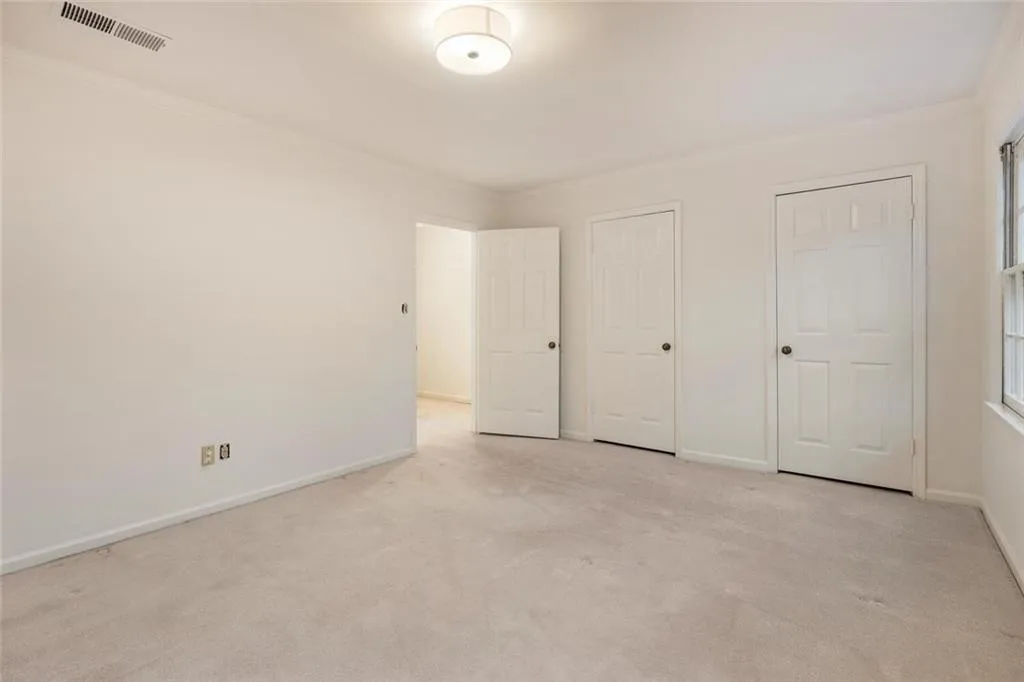 5211 Glenridge Drive, Sandy Springs, Georgia 30342, 3 Bedrooms Bedrooms, ,3 BathroomsBathrooms,Residential,Sold,5211 Glenridge Drive,7150976