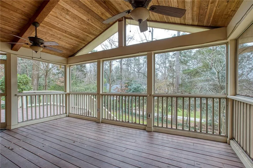 195 Northglenn Court, Atlanta, Georgia 30342, 4 Bedrooms Bedrooms, ,4 BathroomsBathrooms,Residential,Sold,195 Northglenn Court,6660583