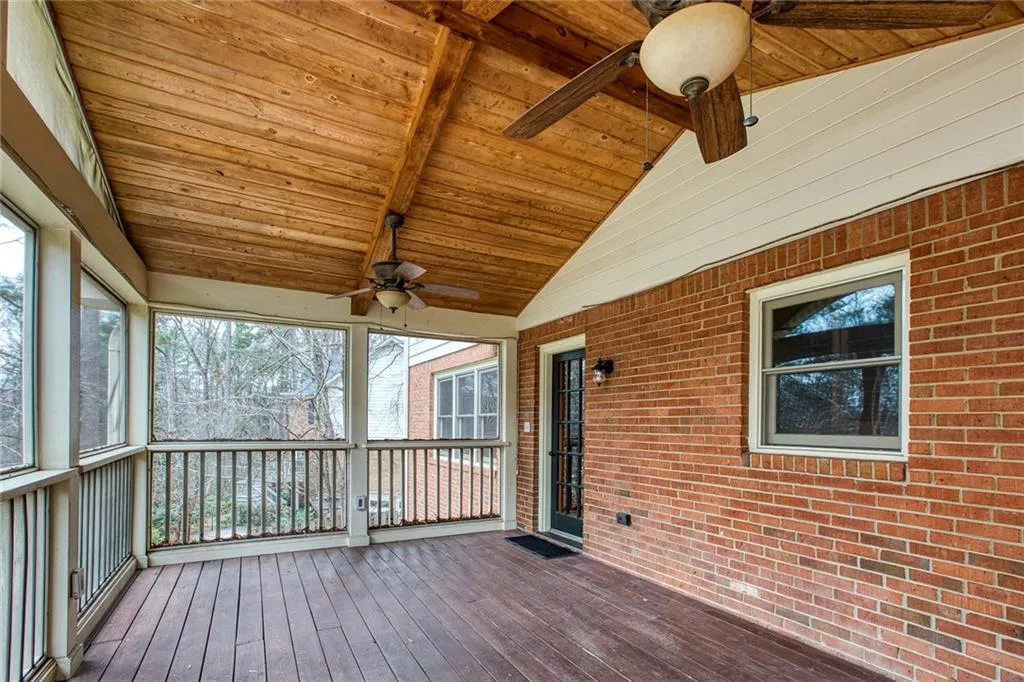 195 Northglenn Court, Atlanta, Georgia 30342, 4 Bedrooms Bedrooms, ,4 BathroomsBathrooms,Residential,Sold,195 Northglenn Court,6660583
