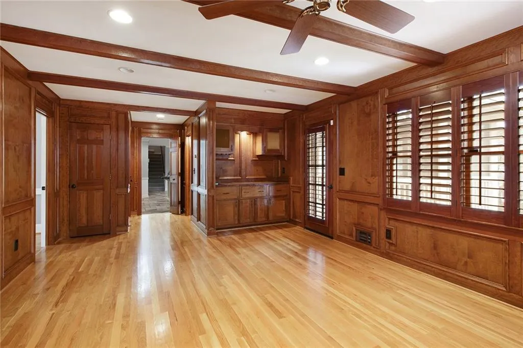 195 Northglenn Court, Atlanta, Georgia 30342, 4 Bedrooms Bedrooms, ,4 BathroomsBathrooms,Residential,Sold,195 Northglenn Court,6660583