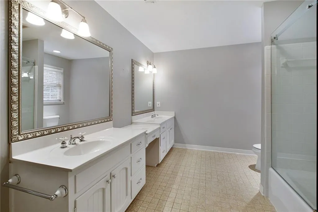 195 Northglenn Court, Atlanta, Georgia 30342, 4 Bedrooms Bedrooms, ,4 BathroomsBathrooms,Residential,Sold,195 Northglenn Court,6660583