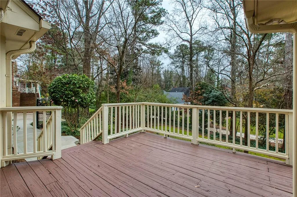 195 Northglenn Court, Atlanta, Georgia 30342, 4 Bedrooms Bedrooms, ,4 BathroomsBathrooms,Residential,Sold,195 Northglenn Court,6660583