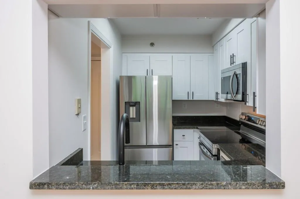 2870 Pharr Court Nw Unit 309, Atlanta, Georgia 30305, 1 Bedroom Bedrooms, ,1 BathroomBathrooms,Residential,For Sale,2870 Pharr Court Nw Unit 309,7609642