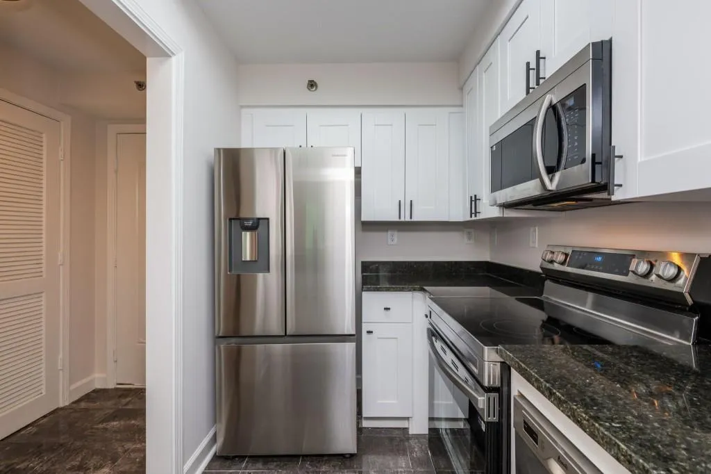 2870 Pharr Court Nw Unit 309, Atlanta, Georgia 30305, 1 Bedroom Bedrooms, ,1 BathroomBathrooms,Residential,For Sale,2870 Pharr Court Nw Unit 309,7609642