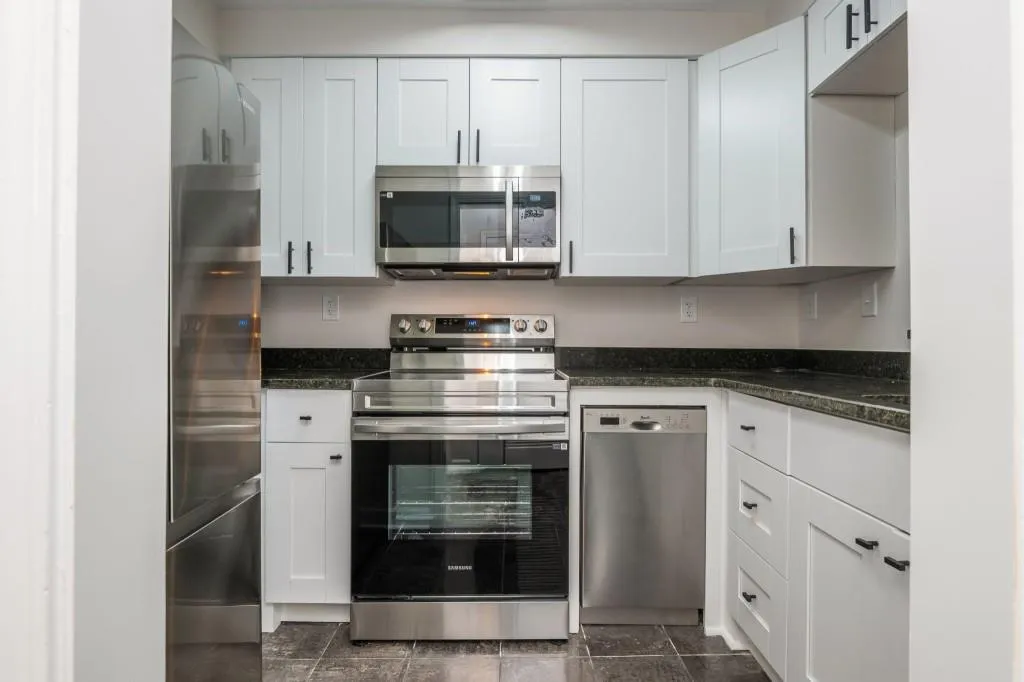 2870 Pharr Court Nw Unit 309, Atlanta, Georgia 30305, 1 Bedroom Bedrooms, ,1 BathroomBathrooms,Residential,For Sale,2870 Pharr Court Nw Unit 309,7609642