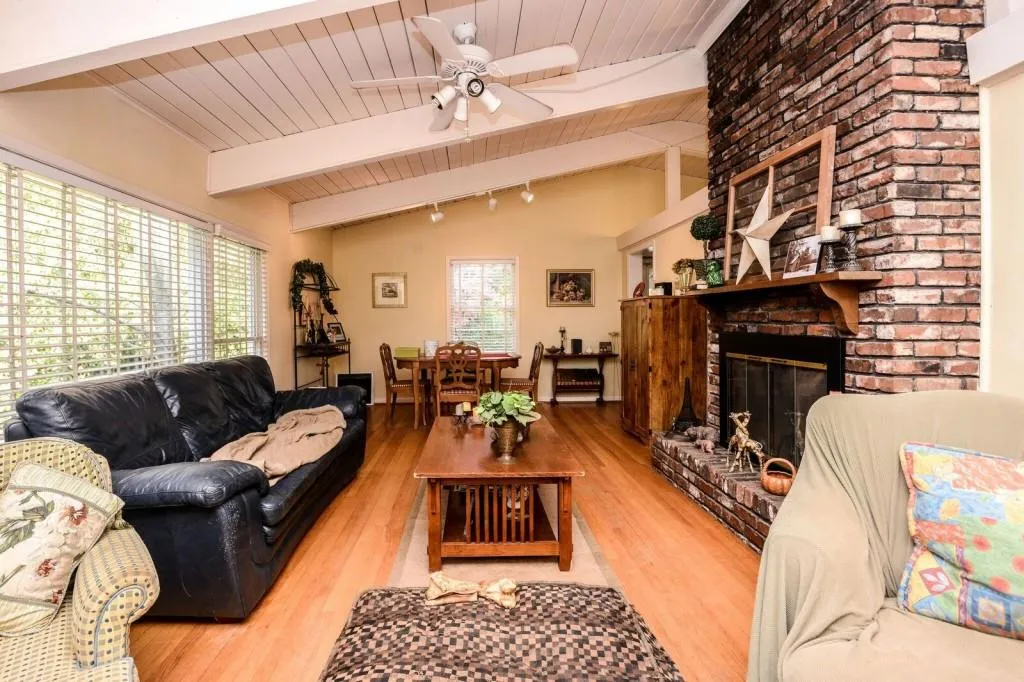 6296 Vernon Woods Drive, Sandy Springs, Georgia 30328, 3 Bedrooms Bedrooms, ,2 BathroomsBathrooms,Residential,Sold,6296 Vernon Woods Drive,5771440