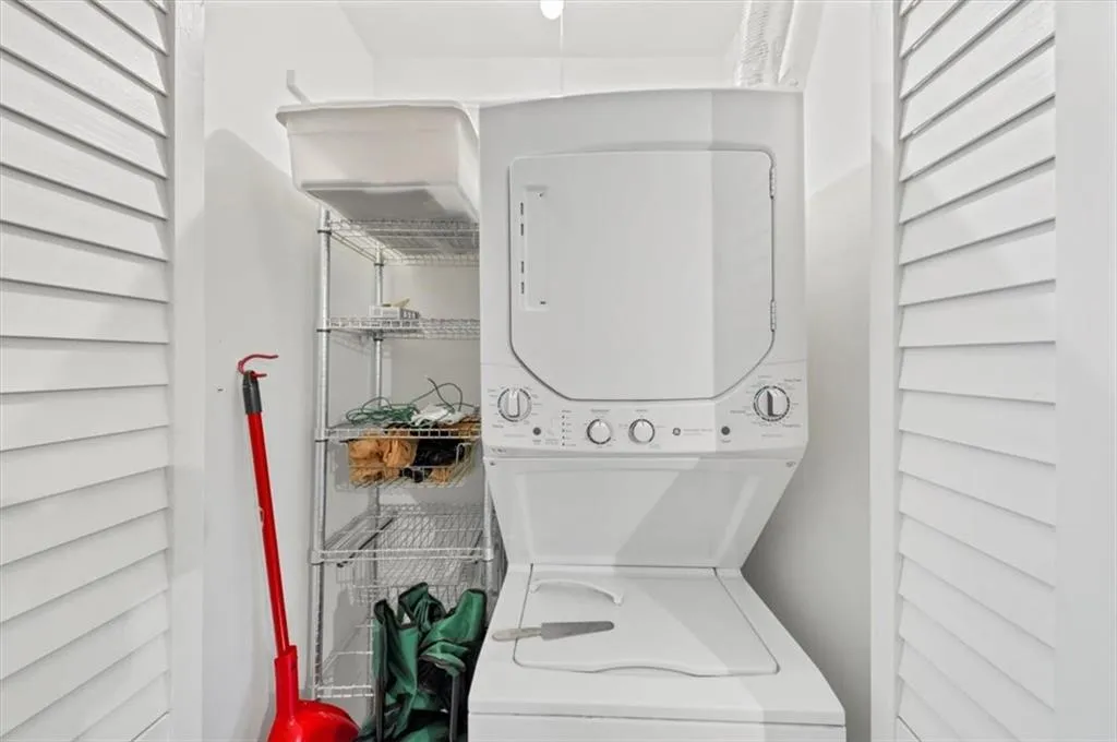 57 Cantey Place Nw, Atlanta, Georgia 30327, 2 Bedrooms Bedrooms, ,1 BathroomBathrooms,Residential,For Sale,57 Cantey Place Nw,7590898