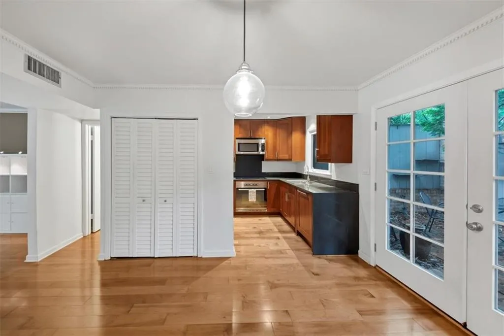 57 Cantey Place Nw, Atlanta, Georgia 30327, 2 Bedrooms Bedrooms, ,1 BathroomBathrooms,Residential,For Sale,57 Cantey Place Nw,7590898
